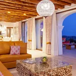 Rent 5 bedroom house in Ibiza