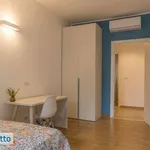 Rent 5 bedroom apartment of 100 m² in Milan