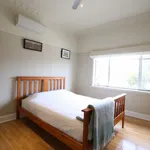 Rent 3 bedroom house in  Flora Hill VIC 3550                        