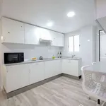 Rent a room of 120 m² in valencia