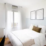 Rent 4 bedroom apartment in Paris