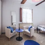 Rent 1 bedroom apartment of 70 m² in Florence