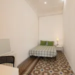 Rent 8 bedroom apartment in Barcelona