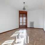 Affitto 4 camera casa di 150 m² in Milan