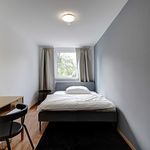 Miete 4 Schlafzimmer wohnung von 9 m² in Stuttgart