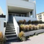 Rent 4 bedroom house in  Henley Beach SA 5022                        