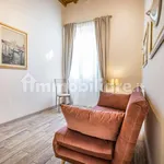 Rent 1 bedroom apartment of 65 m² in Florence