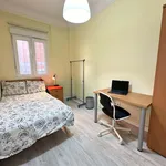 Rent a room of 102 m² in Madrid