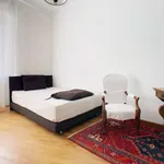 Rent 1 bedroom apartment of 60 m² in milan