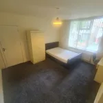 Rent 8 bedroom house in East Midlands