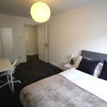 Rent 3 bedroom flat in Yorkshire And The Humber