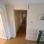 Rent 4 bedroom flat in Glasgow