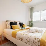 Rent 3 bedroom apartment of 120 m² in Porto