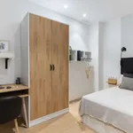 Rent a room of 80 m² in valencia