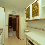 Rent a room of 250 m² in Sevilla