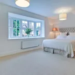 Rent 5 bedroom house in South East England