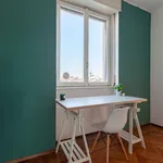 Rent a room of 90 m² in Milan