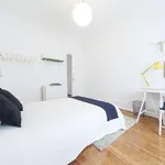 Rent a room of 120 m² in lisbon