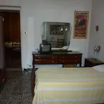 Rent a room in genoa