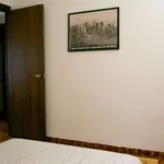 Rent a room of 120 m² in seville