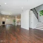 Rent 4 bedroom apartment of 211 m² in Staten Island