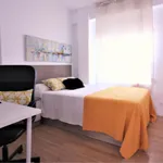 Rent 4 bedroom apartment in Valencia