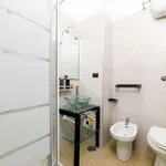 Rent 2 bedroom apartment of 90 m² in napoli