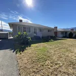 Maison de 2497 m² avec 3 chambre(s) en location à Penticton