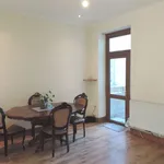 Rent 4 bedroom house in Wales