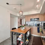 Appartement de 570 m² avec 2 chambre(s) en location à Old Toronto