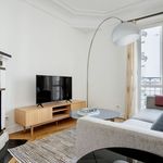 Rent 1 bedroom apartment of 570 m² in Paris
