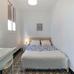 Rent a room of 70 m² in Sevilla