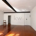 Apartamento T1+1 de 98,20m2 com varanda e um pequeno logradouro no Centro do Porto