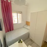 Rent 4 bedroom apartment in Seville