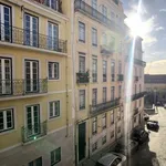 Rent a room of 90 m² in lisbon