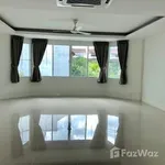 Rent 4 bedroom house of 410 m² in Bangkok