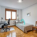 Rent 3 bedroom apartment of 96 m² in Oviedo