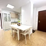 Rent a room of 100 m² in valencia