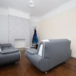 Rent 2 bedroom flat in Wakefield