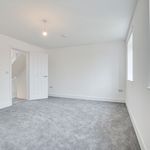 Rent 3 bedroom flat in East Midlands