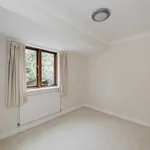 Rent 5 bedroom flat in South East England