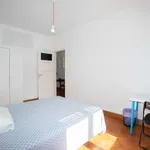 Rent a room of 70 m² in lisbon