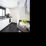 Rent 2 bedroom apartment of 100 m² in Sevilla