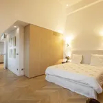 Rent 2 bedroom apartment of 77 m² in Paris