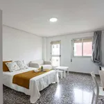 Rent a room of 125 m² in valencia