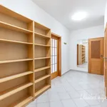 Pronajměte si 3 ložnic/e byt o rozloze 109 m² v Prague