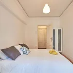 Rent a room of 220 m² in Lisboa