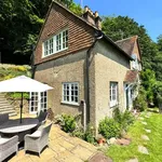 Rent 4 bedroom house in Mole Valley