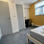 Rent 5 bedroom house in West Midlands