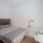 Rent a room of 180 m² in valencia